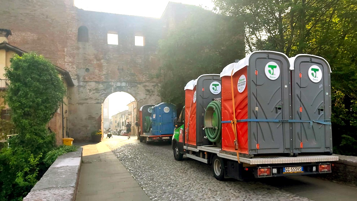 Trasporto WC mobile aree isolate
