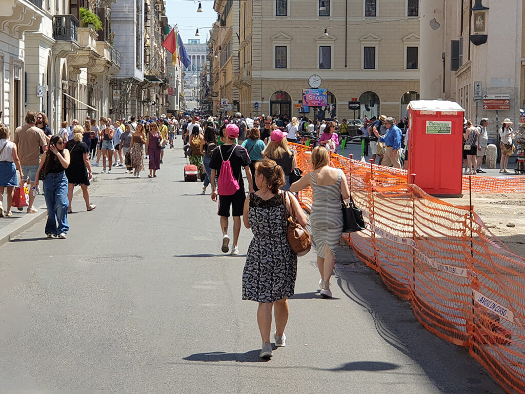 bagno-tufway-roma-cantiere-edilizia-via-del-corso