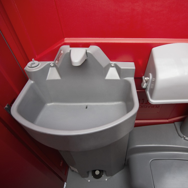 Amiko Toilet è il bagno dal design robusto, compatto e innovativo. Ideale sia per cantieri che per eventi di breve e lunga durata.