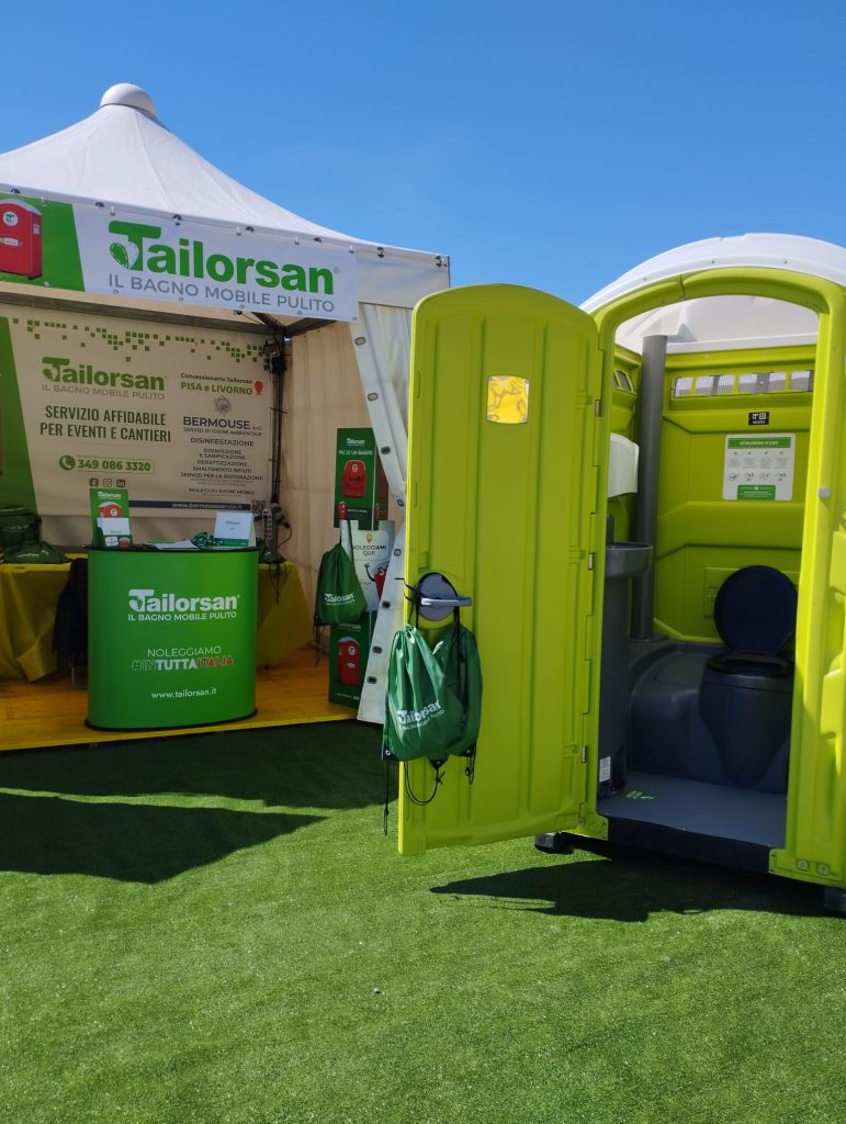 Lo stand bermouse e tailorsan espone ad agrifiera a pontasserchio pisa i vantaggi del noleggio bagni chimici per l'agricoltura
